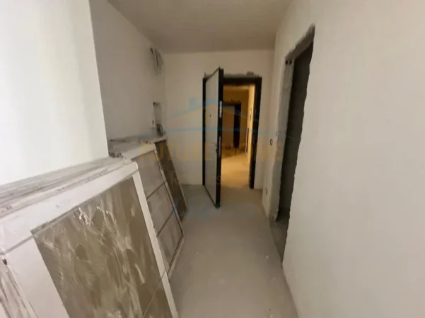 Tirane, shitet apartament 1+1 Kati 1, 76 m² 133.800 € (Fusha e Aviacionit)