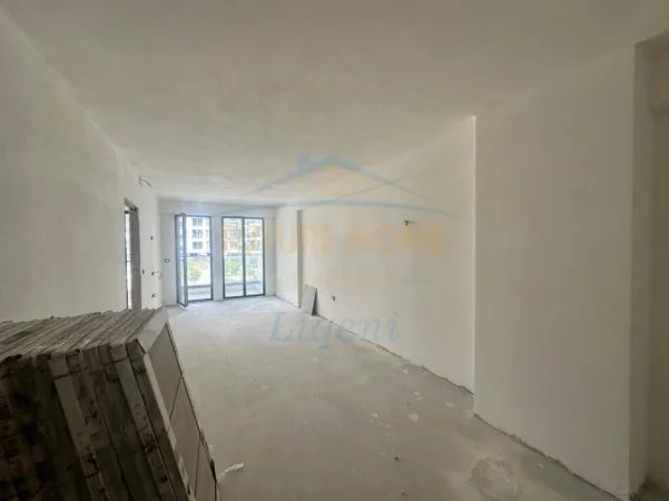 Tirane, shitet apartament 1+1 Kati 1, 76 m² 133.800 € (Fusha e Aviacionit)