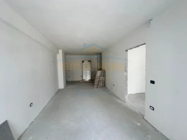 Tirane, shitet apartament 1+1 Kati 1, 76 m² 133.800 € (Fusha e Aviacionit)