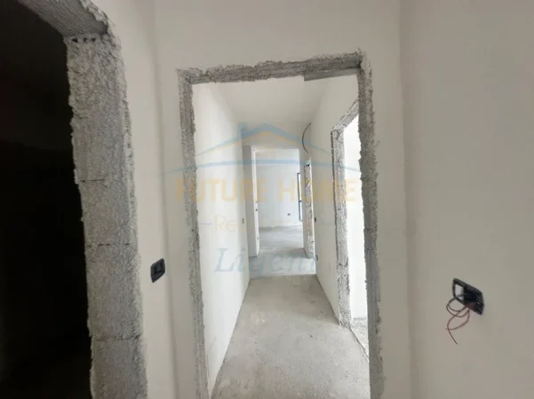 Tirane, shitet apartament 3+1 Kati 1, 143 m² 250.740 € (Fusha e Aviacionit)