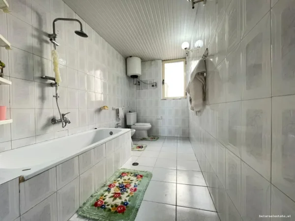 Tirane, jepet me qera Vile 2+1+Ballkon Kati 2, 140 m² 521 € (Todi Shkurti)