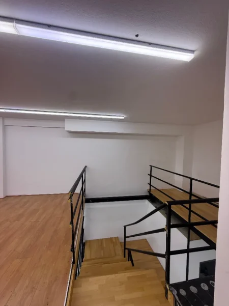 Tirane, jepet me qera ambjent biznesi Kati 0, 134 m² (Rruga Islam Alla, Myslym Shyr)