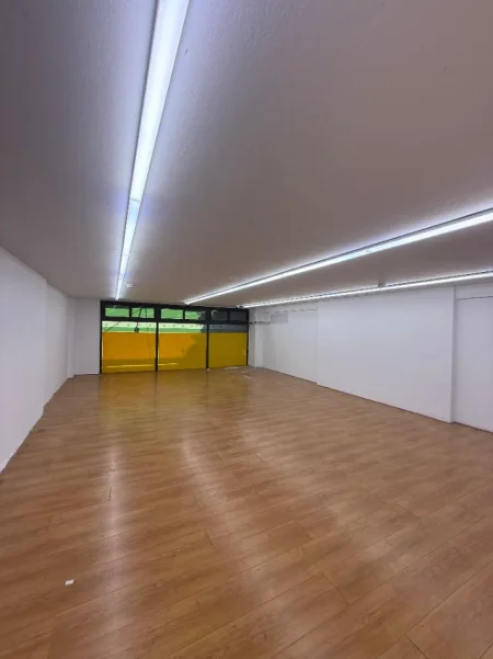 Tirane, jepet me qera ambjent biznesi Kati 0, 134 m² (Rruga Islam Alla, Myslym Shyr)