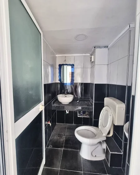 Shqiperi, shes ambjent biznesi Kati 1, 78 m² 199.000 € (rruga Inajet Dumi)