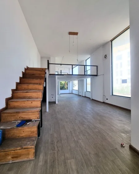 Shqiperi, shes ambjent biznesi Kati 1, 78 m² 199.000 € (rruga Inajet Dumi)
