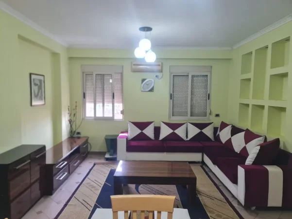 Tirane, jepet me qera Apartament 1+1+Aneks Kati 2,Mobiluar, Çmimi 59.000 Lekë të Reja, tek  Rruga Durrësit, Tiranë.