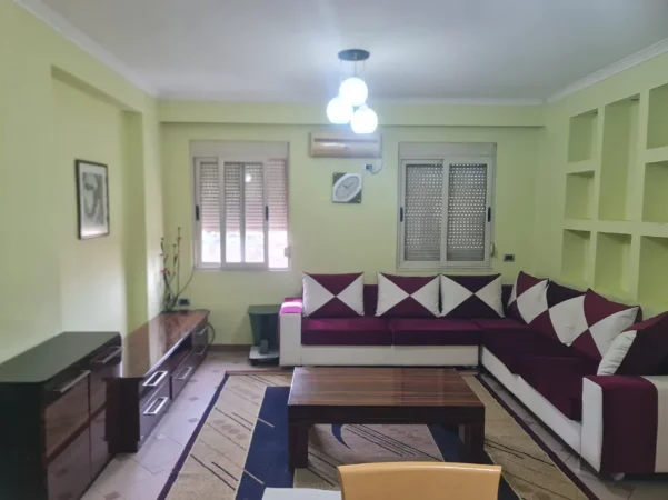 Tirane, jepet me qera Apartament 1+1+Aneks Kati 2,Mobiluar, Çmimi 59.000 Lekë të Reja, tek  Rruga Durrësit, Tiranë.
