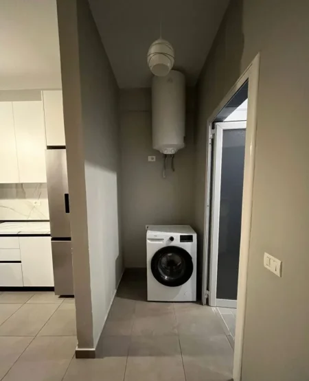 Tirane, jepet me qera apartament 1+1 Kati 6, 70 m² 400 € (Casa Italia)