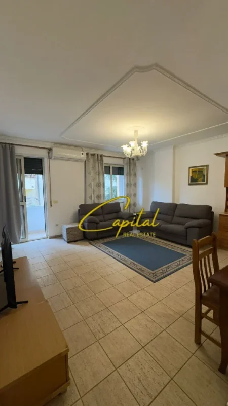 Tirane, jepet me qera apartament 1+1 Kati 3, 70 m² 650 € (QENDER)
