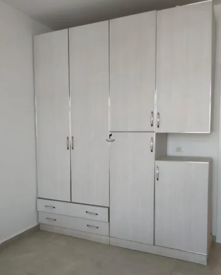 Tirane, jepet me qera apartament 2+1 Kati 6, 180 m² 650 € (RRUGA E KAVAJES)