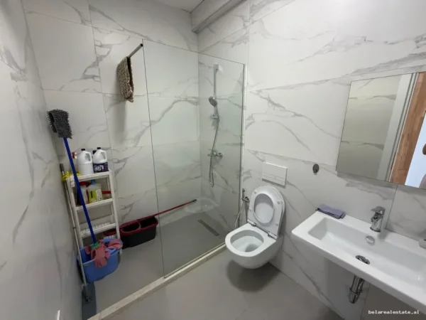 Tirane, jepet me qera apartament 2+1+Ballkon Kati 6, 100 m² 960 € (Porcelan)
