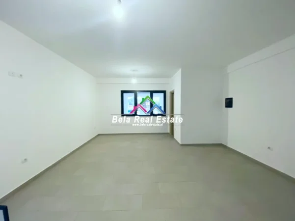 Tirane, jepet me qera dyqan Kati 1, 45 m² 350 € (Feiz Himzo)