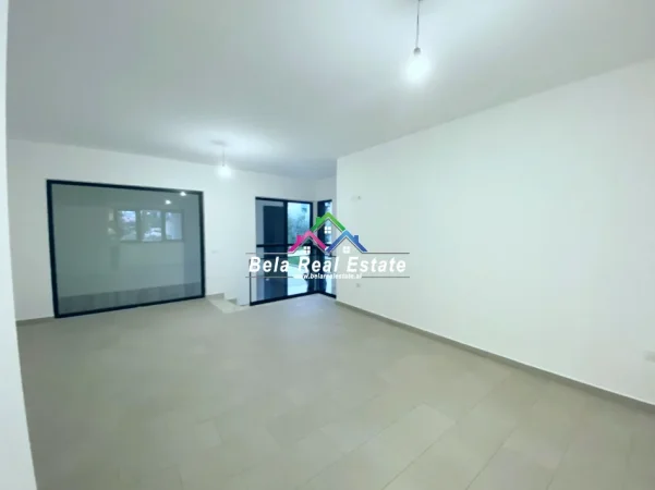 Tirane, jepet me qera dyqan Kati 1, 45 m² 350 € (Feiz Himzo)