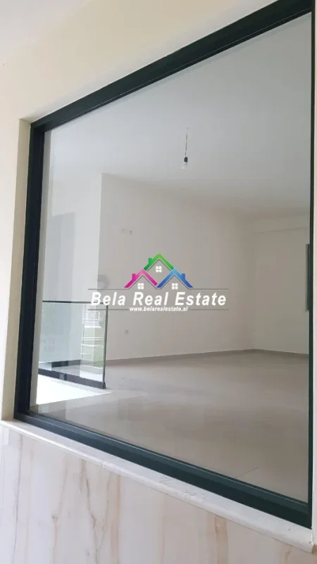 Tirane, jepet me qera dyqan Kati 1, 45 m² 350 € (Feiz Himzo)