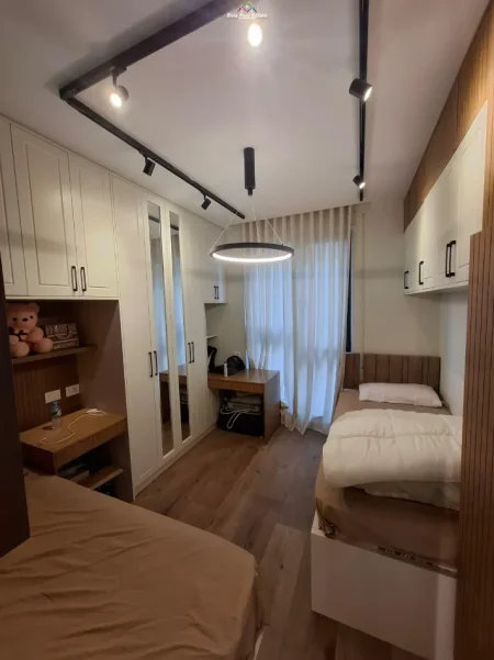 Tirane, jepet me qera apartament 2+1+Ballkon Kati 2, 120 m² 890 € (Xhanfize Keko)