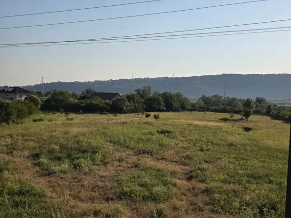 SHITET TOKË 9 000m2 NË GRYKË ZEZË, LEZHË