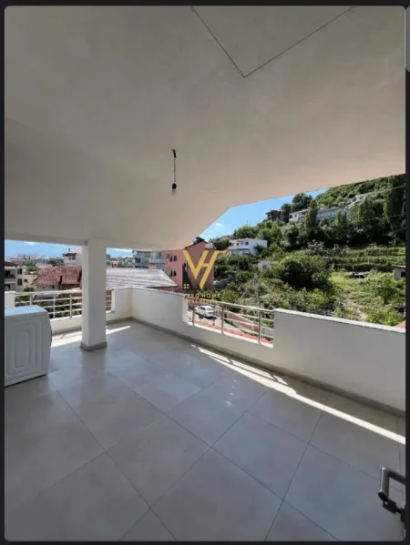 Tirane, jepet me qera apartament 2+1+Ballkon Kati 3, 100 m² 100 € (YZBERISHT)