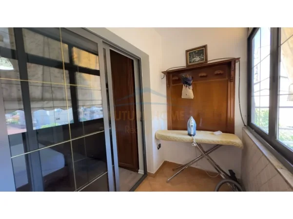 Tirane, shitet apartament 2+1 Kati 4, 87 m² 200.000 € (Rruga Fortuzi)