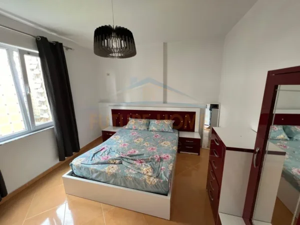 Tirane, jepet me qera apartament 2+1 Kati 5, 93 m² 570 € (Unaza e Re.)