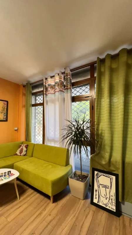 Tirane, shitet dyqan , 97 m² 350.000 € 