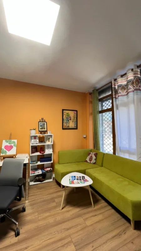 Tirane, shitet dyqan , 97 m² 350.000 € 