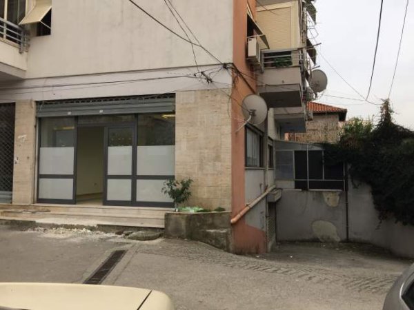 Tirane, nderroj Ambjent biznesi 137 m2 + 50 m2 oborr  (Riza Cerova)