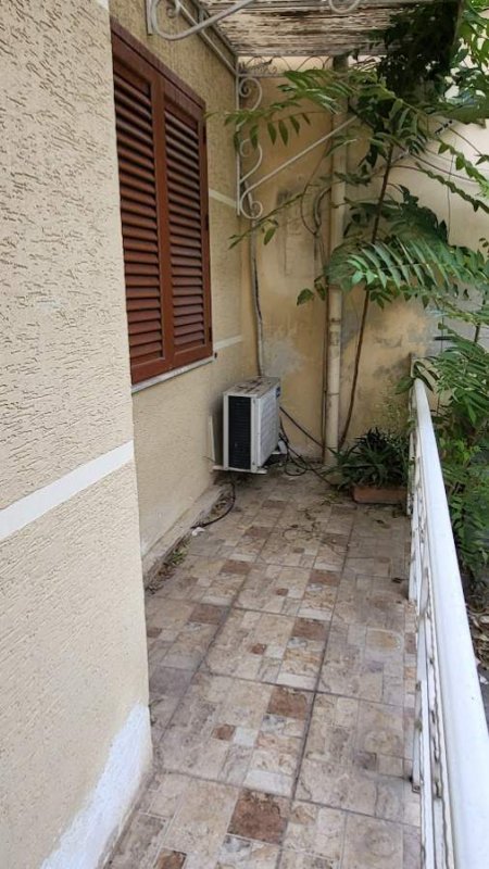 Tirane, jepet me qera apartament 1+1+BLK Kati 1, 65 m² 550 Leke