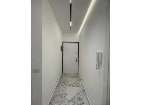 Tirane, jepet me qera apartament 2+1+BLK Kati 6, 110 m² 1.300 Euro (Komuna e Parisit)