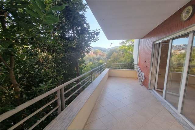 Tirane, jepet me qera apartament Kati 1, 118 m² 450 Euro (Kompleksi Dinamo)