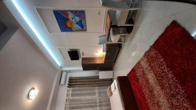 Tirane, jepet me qera  ditore garsonier 1 Katshe Kati 1, 35 m² 3.000 Leke (Rruga Dritan Hoxha)