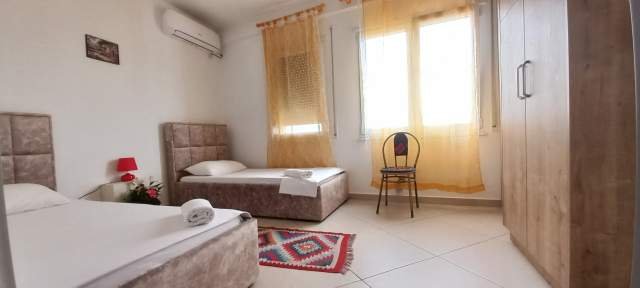 Tirane, jap me qera ditore apartament 5+1+BLK Kati 8, 85 Euro (Rruga Dritan Hoxha)