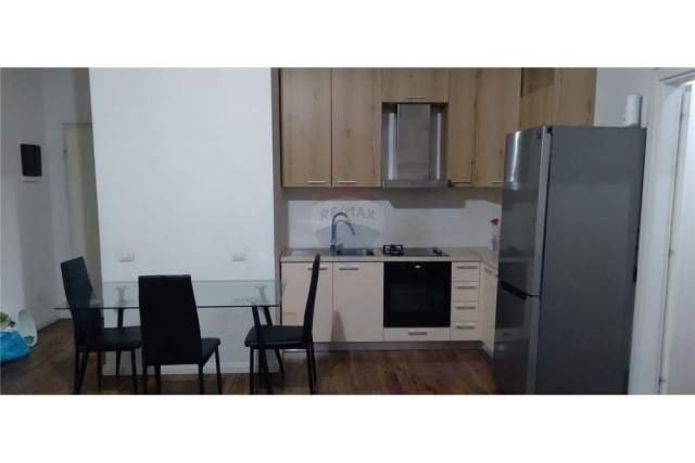 Tirane, jepet me qera apartament 2+1+BLK Kati 8, 105 m² 800 Euro