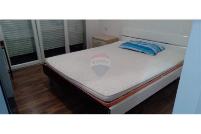 Tirane, jepet me qera apartament 2+1+BLK Kati 8, 105 m² 800 Euro