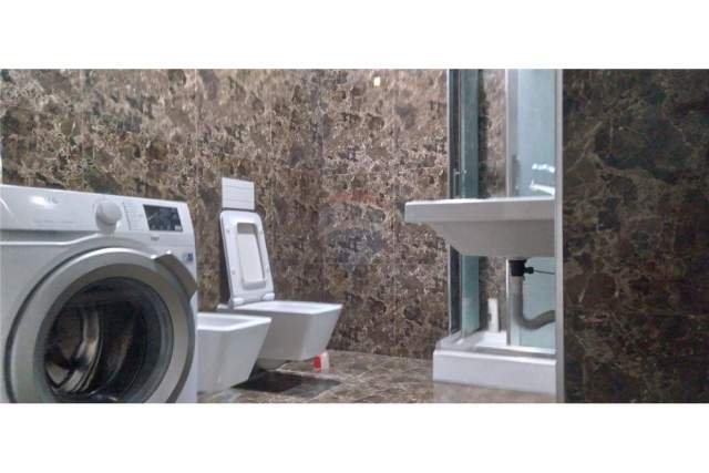 Tirane, jepet me qera apartament 2+1+BLK Kati 8, 105 m² 800 Euro