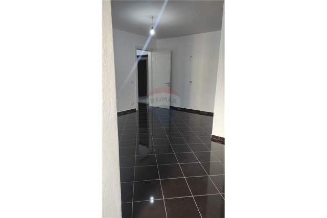 Tirane, shitet apartament 1+1+A+BLK Kati 4, 67 m² 65.000 Euro (Rruga e Thesarit)