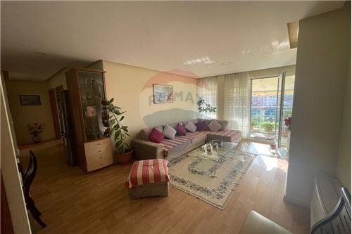Tirane, jepet me qera 2+1+BLK Kati 6, 80 m² 759 Euro
