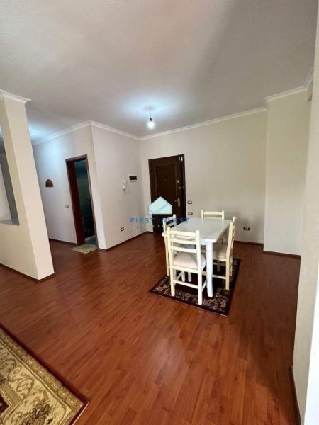 Tirane, jepet me qera apartament 1+1+A+BLK Kati 3, 80 m² 350 Euro (Pallatet Cabej)