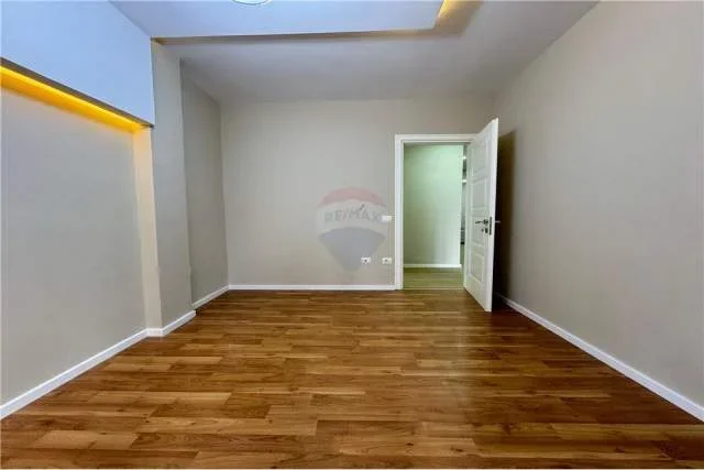 Tirane, shitet apartament 3+1+A+BLK Kati 2, 135 m² 192.000 Euro (Komuna Parisit ish Eleonora)