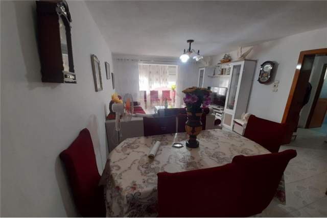 Tirane, shitet apartament 1+1 Kati 4, 48 m² 60.000 Euro (Kombinat)