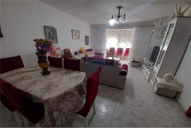 Tirane, shitet apartament 1+1 Kati 4, 48 m² 60.000 Euro (Kombinat)