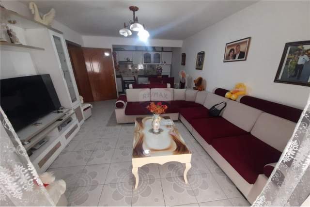 Tirane, shitet apartament 1+1 Kati 4, 48 m² 60.000 Euro (Kombinat)