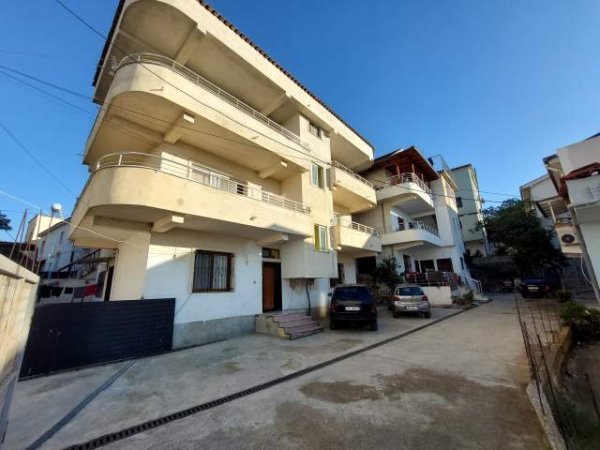 Tirane, shes Vile 3 Katshe 362 m² 430.000 Euro (Rruga Todi Shkurti)