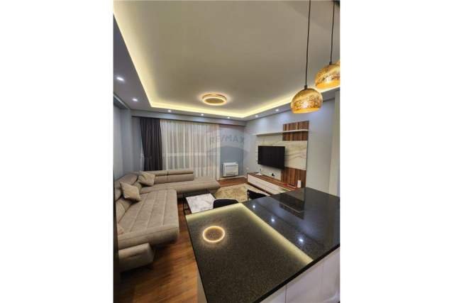 Tirane, jepet me qera apartament 2+1 Kati 2, 100 m² 950 Euro (RRUGA BURGUT)