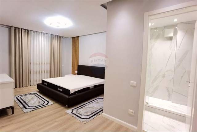 Tirane, jepet me qera apartament 3+1+A+BLK Kati 2, 200 m² 1.500 Euro