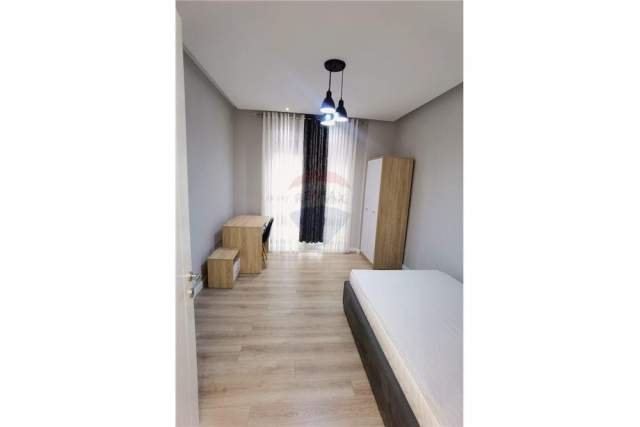 Tirane, jepet me qera apartament 3+1+A+BLK Kati 2, 200 m² 1.500 Euro