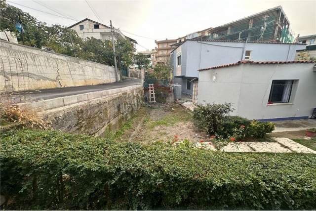 Tirane, shitet Vile 3+1+A+BLK Kati 0, 290 m² 105.000 Euro