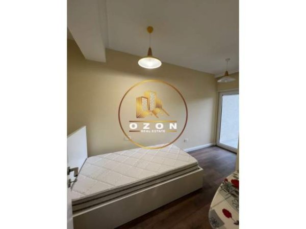 Tirane, jepet me qera apartament duplex 3+1 Kati 1, 115 m² 1.000 Euro (Zgjerimi i Kodres se Diellit)