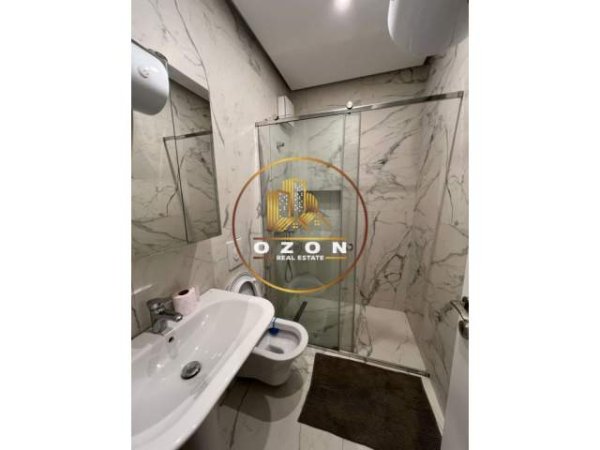 Tirane, jepet me qera apartament duplex 3+1 Kati 1, 115 m² 1.000 Euro (Zgjerimi i Kodres se Diellit)