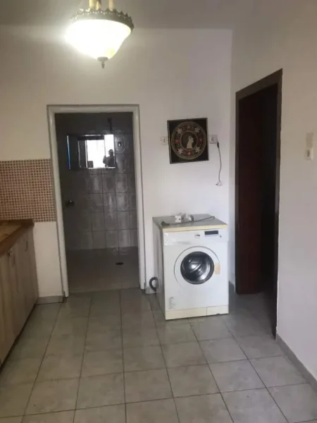 Apartament me qera 1+ 1 ne vile e pajisur me hyrjen e vet Don Bosko Kati 1, 70 m² 35.000 Leke (Don Bosko)