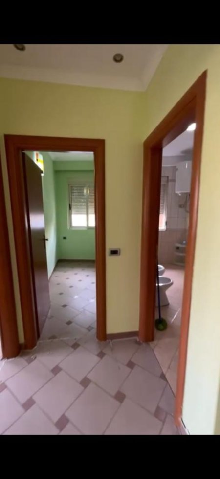 Tirane, jepet me qera apartament Kati 2, 75 m² 600 Euro (RRUGA E BOGDANEVE)